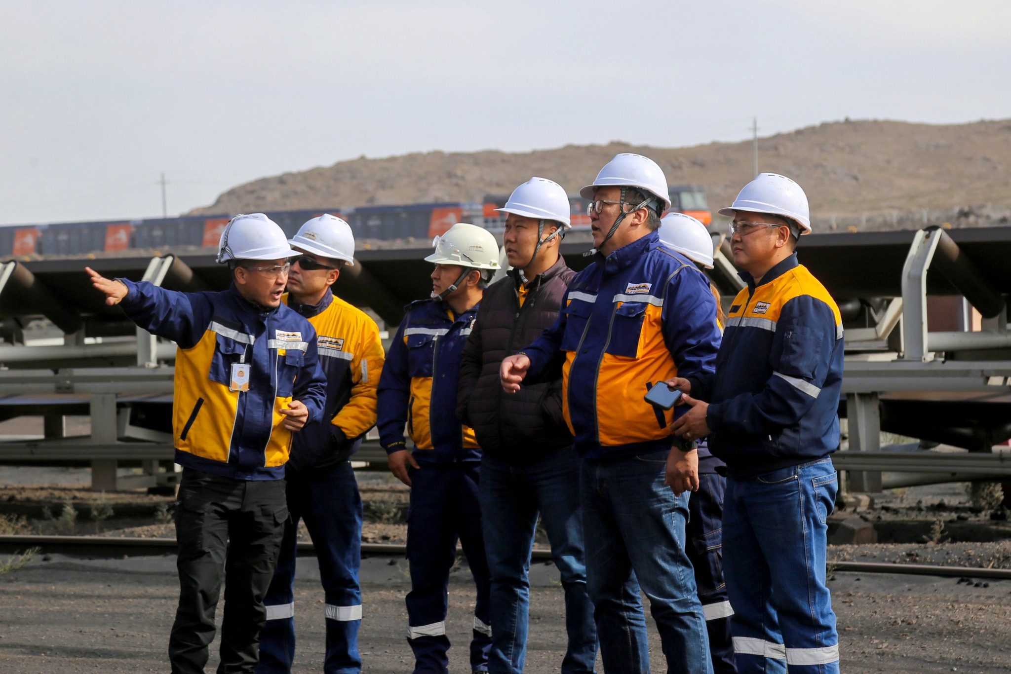 Бүрэн эрхт төлөөлөгчийн багийн гишүүд “Эрдэнэс Тавантолгой” ХК-ийн салбарт ажиллалаа